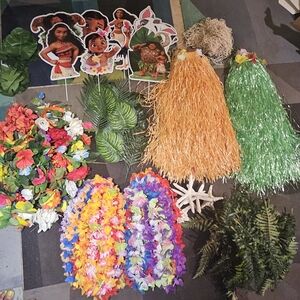 Vibrant Hawaiian Luau Party Decoration Set